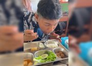 Viral! Siswa SLB di Blora Sisihkan Lauk untuk Ibunya, Aksi Sederhana yang Bikin Warganet Terharu
