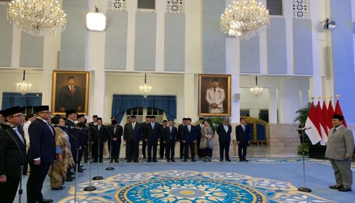 Prabowo Resmi Lantik 10 Dubes dan 1 Wakil Dubes RI, Ditekankan Pentingnya Tanggung Jawab Diplomatik