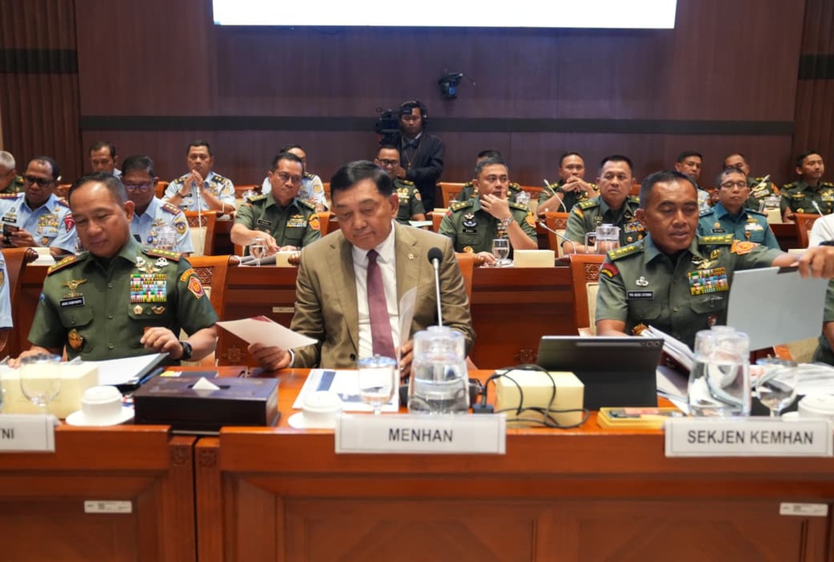 Rapat Kerja Komisi I DPR RI bersama Menteri Pertahanan, Panglima TNI Jenderal TNI Agus Subiyanto, dan jajaran pimpinan matra pada Senin (24/11/2025).