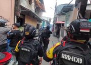 BNN dan Brimob Diserang Warga Saat Gerebek Kampung Bahari, Belasan Orang Diamankan