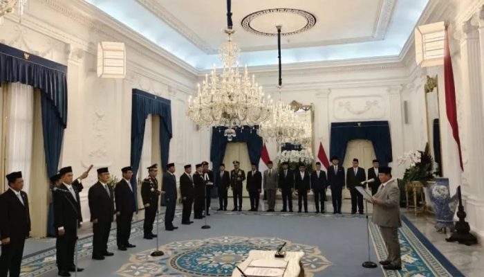 Prabowo Lantik 10 Anggota Komite Reformasi Polri di Istana Negara