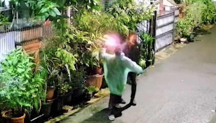 Teror Beruntun Hantam DJ Donny, Rumah Dilempar Molotov dan Dikirimi Bangkai Ayam