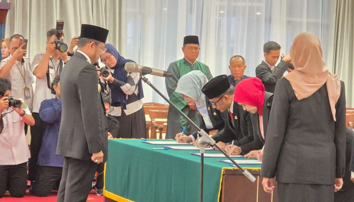 Penyegaran Birokrasi, Rudy Mas’ud Lantik Pejabat Eselon II Pemprov Kaltim