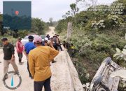 Mobil Kepala Biro Adbang Terguling Saat Ikuti Kunjungan Kerja Gubernur Kaltim