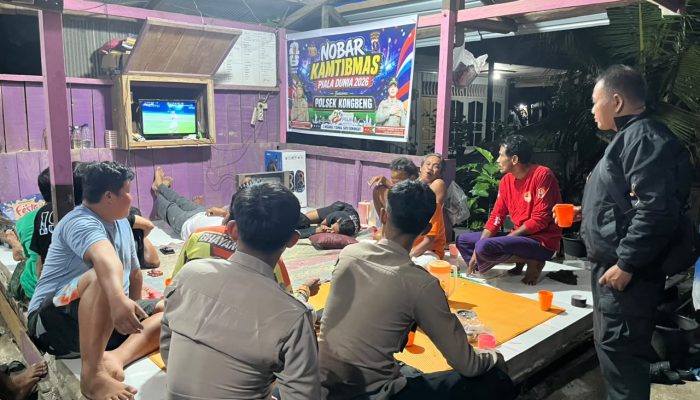 Polsek Kongbeng Gelar Nobar Piala Dunia 2026 Bersama Warga, Pererat Sinergitas dalam Semangat HUT Polri ke-80