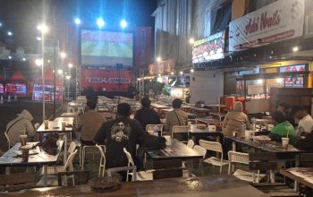 Dit Intelkam Polda Kaltim Gelar Nobar Piala Dunia Kanada vs Bosnia Bersama Masyarakat dan Ojol di Balikpapan