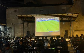 Nobar Jerman vs Curacao, Dit Intelkam Polda Kaltim Bangun Kedekatan dengan Mahasiswa dan Warga