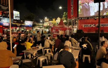 Dit Intelkam Polda Kaltim Nobar Piala Dunia 2026 Bersama Warga dan Komunitas Ojol, Perkuat Kebersamaan Jaga Kamtibmas