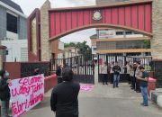 JAMAK Gelar Aksi di Depan Kejati Kaltim, Desak Audit BPD Kaltimtara dan Usut Dugaan Korupsi Insentif Guru